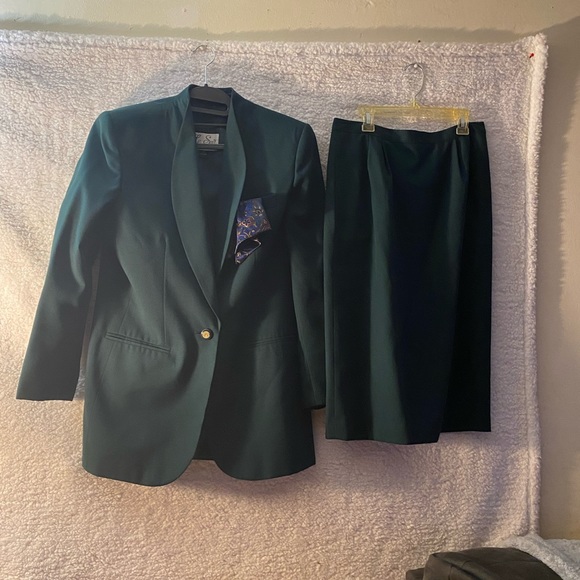 Le Suit 2 piece suit jacket and skirt women size 10 - Picture 2 of 14